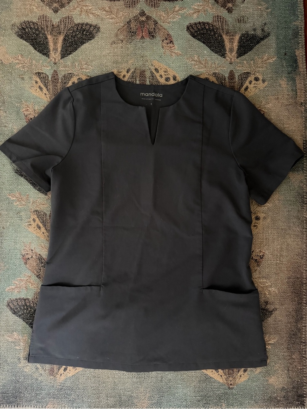 Mandala dark gray scrub top small